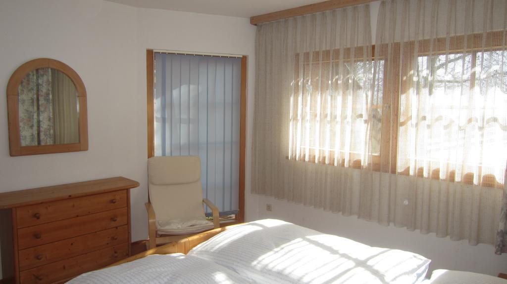 Ferienhaus Stiglitzweg Бад Клайнкирххайм Стая снимка